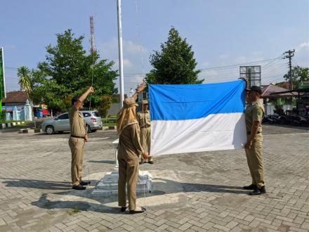 Latihan Upacara Pamong Desa Ngestiharjo 